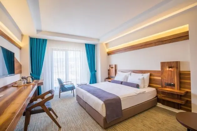Executive Suit Oda