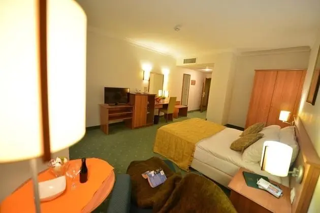Comfort Tek Büyük Yataklı Oda