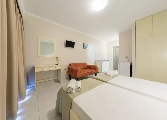 Stüdyo, Bahçe Manzaralı