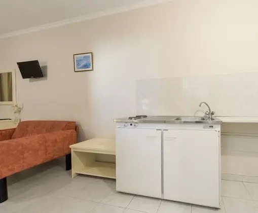 Stüdyo, Bahçe Manzaralı