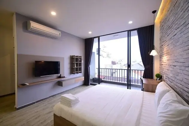 Panoramic Stüdyo (Minimalist - Mekong 102)