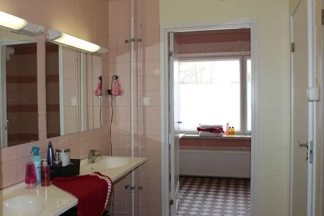 Tek Büyük veya İki Ayrı Yataklı Oda, 2 Tek Kişilik Yatak, Sigara İçilmez