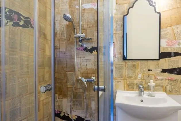 Design Tek Büyük Yataklı Oda, 1 Çift Kişilik Yatak