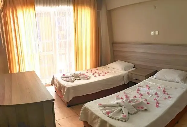 Standart Oda, Kara veya Havuz Manzaralı