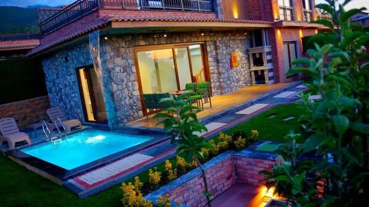 Dublex Villa-İki Yatak Odalı, Bahçe Manzaralı, Isıtmalı Özel Havuzlu