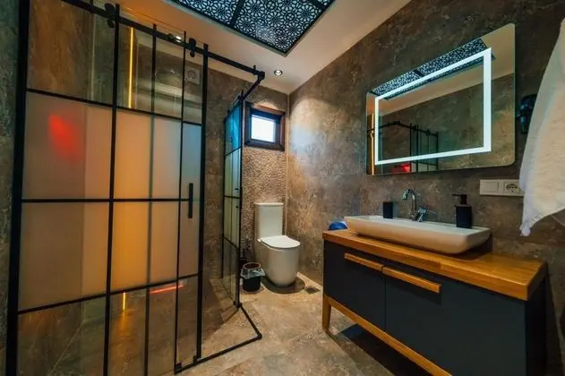 Havuza yakın 3 üncü Banyo