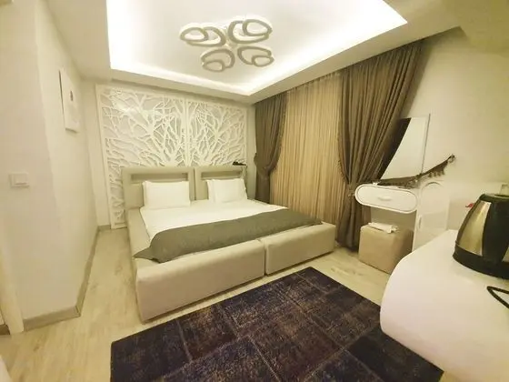 Standart Balkonsuz Dumanli Quartz Odasi