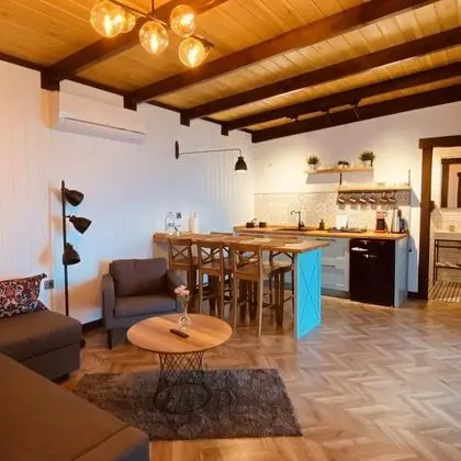 Dağ Evi, Şehir veya Dağ Manzaralı, Verandalı