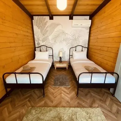 Dağ Evi, Şehir veya Dağ Manzaralı, Verandalı