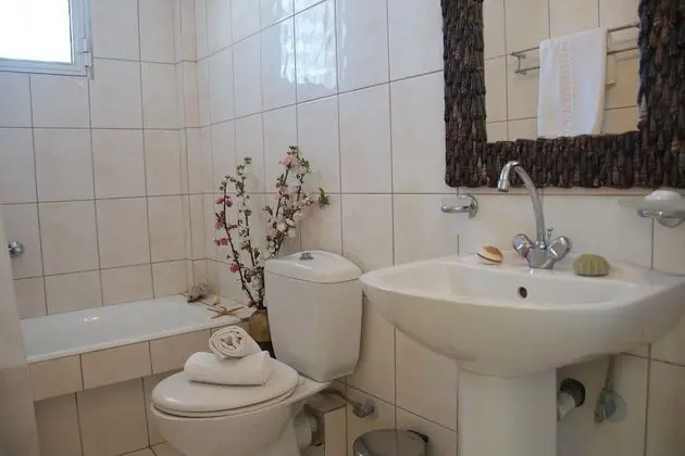 Tek Büyük veya İki Ayrı Yataklı Oda, Kısmi Deniz Manzaralı