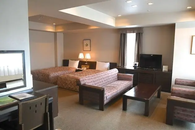 Dört Tek Kişilik Yataklı (Two Bed Room Suite)
