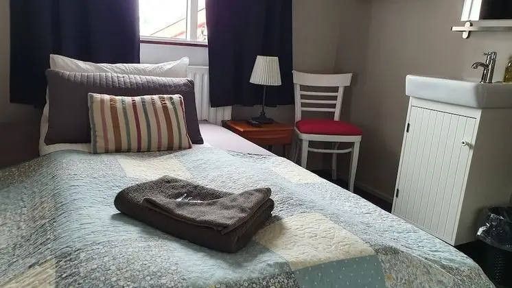 Standard Tek Büyük Yataklı Oda, Ortak Banyo