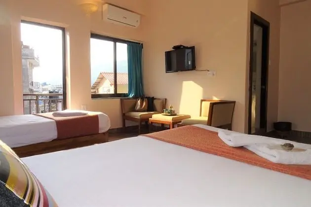 Deluxe Tek Büyük veya İki Ayrı Yataklı Oda, Balkon