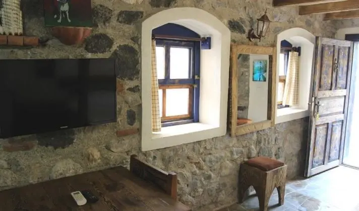 Begonvil Taş Suite
