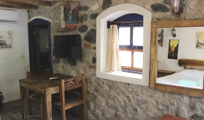 Begonvil Taş Suite