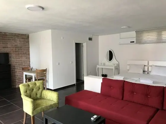 Deluxe Pool Room, Havuz Manzaralı