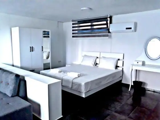 Deluxe Pool Room, Havuz Manzaralı