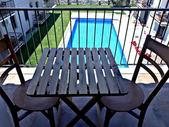 Dubles, Havuz Manzaralı, Balkonlu