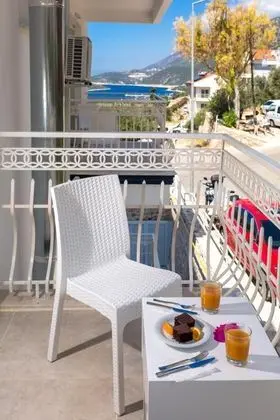 Standart Oda, Kara Manzaralı, Balkonlu