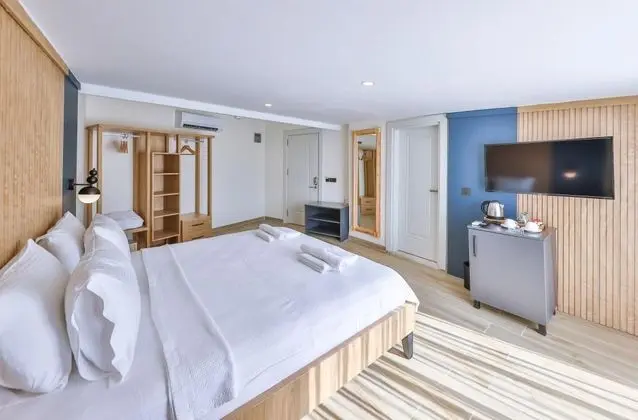 Çatı Katı Deluxe Oda, Deniz Manzaralı, Jakuzili (2 Kişilik)