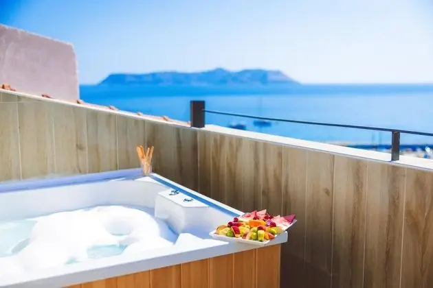 Çatı Katı Deluxe Oda, Deniz Manzaralı, Jakuzili (2 Kişilik)