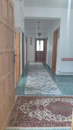 Daire-İKi Yatak Odalı,Bahçe Manzaralı,1. Kat
