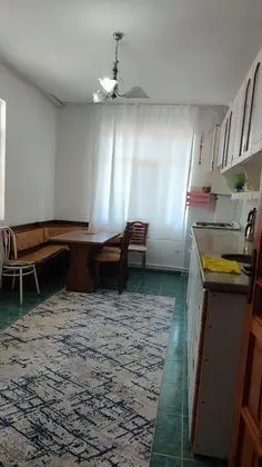Daire-İKi Yatak Odalı,Bahçe Manzaralı,1. Kat
