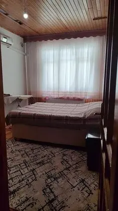 Daire-İKi Yatak Odalı,Bahçe Manzaralı,1. Kat