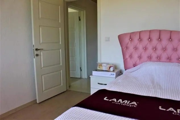 Daire-İki Yatak Odalı, Şehir veya Dağ Manzaralı, Balkonlu