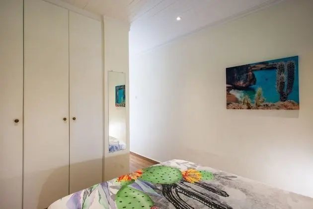 Cozy Cactus ground floor one bedroom apartment, with terrace and shared plunge pool