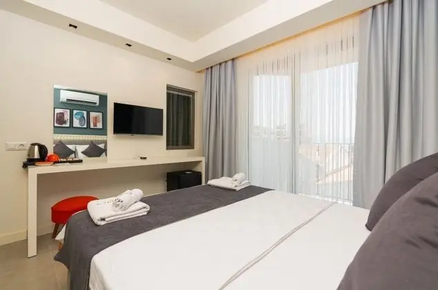 Deluxe Oda Balkonlu, Kara Manzaralı, Balkonlu