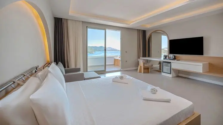 Jakuzili Deluxe Suite Oda