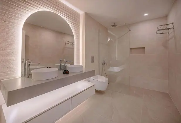 Jakuzili Deluxe Suite Oda