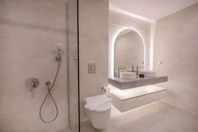 Jakuzili Deluxe Suite Oda