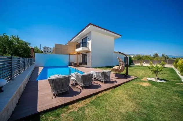 Dublex Villa-İki Yatak Odalı, Havuz ve Bahçe Manzaralı, Özel Havuzlu