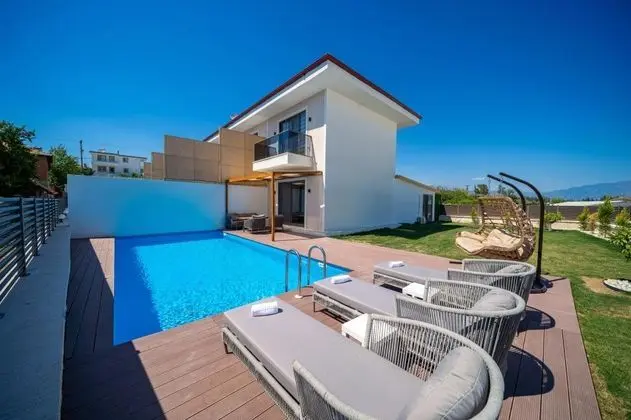 Dublex Villa-İki Yatak Odalı, Havuz ve Bahçe Manzaralı, Özel Havuzlu