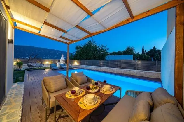 Dublex Villa-İki Yatak Odalı, Havuz ve Bahçe Manzaralı, Özel Havuzlu