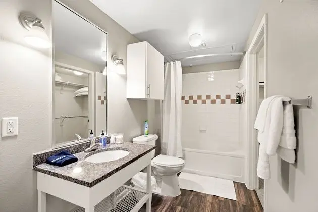 Comfort Apart Daire, 1 En Büyük (King) Boy Yatak ve Çekyat (Self Check-in with Virtual Front Desk)