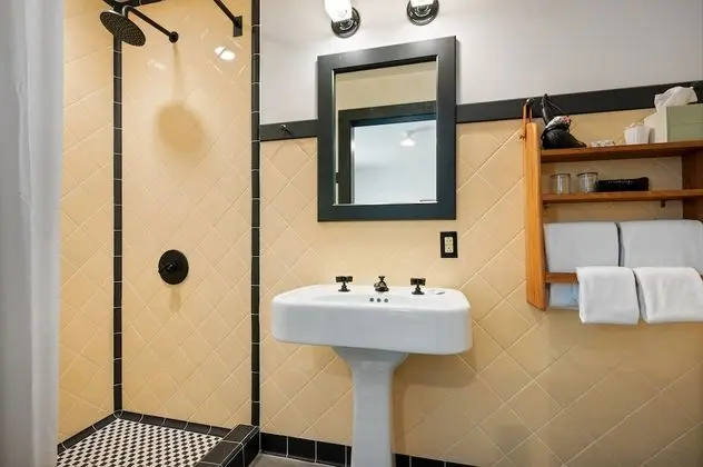 Traditional Oda, 1 En Büyük (King) Boy Yatak (Self Check-in with Virtual Front Desk)