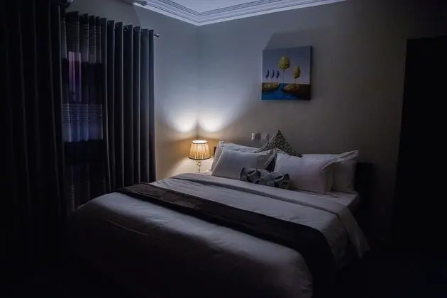 Luxury Tek Büyük Yataklı Oda