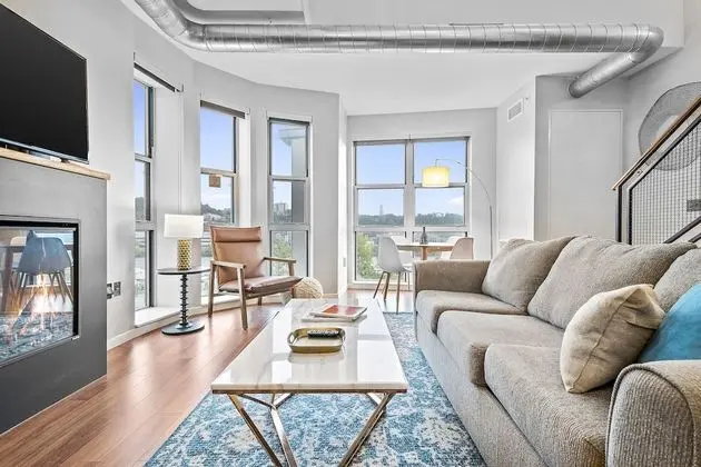 City Çatı Katı (Loft), 1 Yatak Odası, Sigara İçilmez, Balkon (Self Check-in with Virtual Front Desk)