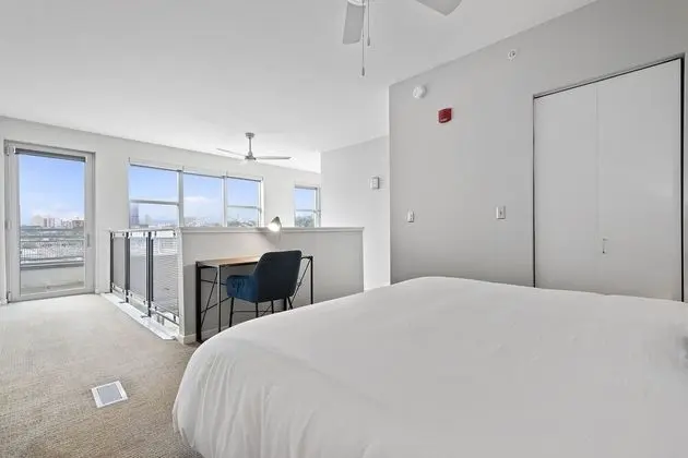 City Çatı Katı (Loft), 1 Yatak Odası, Sigara İçilmez, Balkon (Self Check-in with Virtual Front Desk)