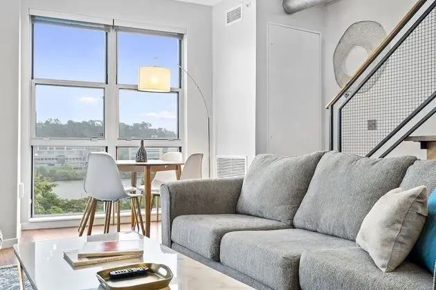 City Çatı Katı (Loft), 1 Yatak Odası, Sigara İçilmez, Balkon (Self Check-in with Virtual Front Desk)