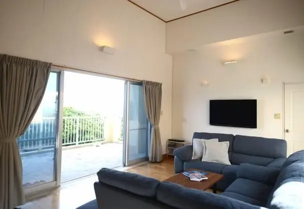 Ev, Sigara İçilmez (Private Vacation)