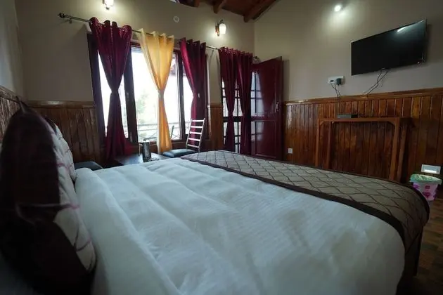 Executive Room With Balcony (Himalayan View)