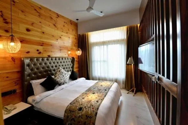 Premium Cottage Valley Facing