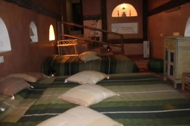 Üç Kişilik Oda