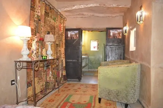 Tek Büyük Yataklı Oda (Nabil Ghani)