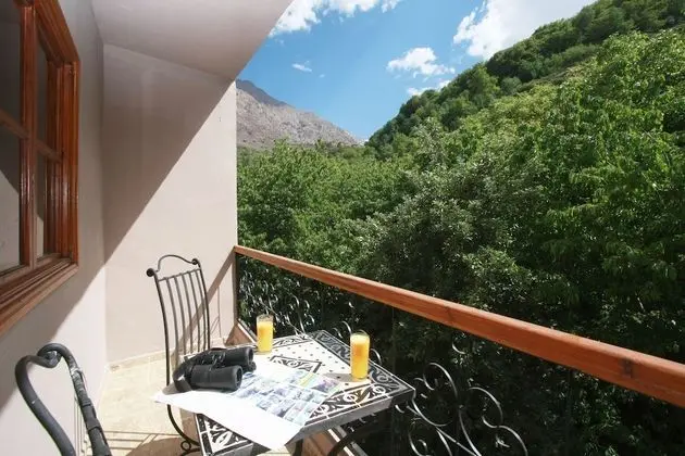 Tek Büyük Yataklı Oda, Sigara İçilmez