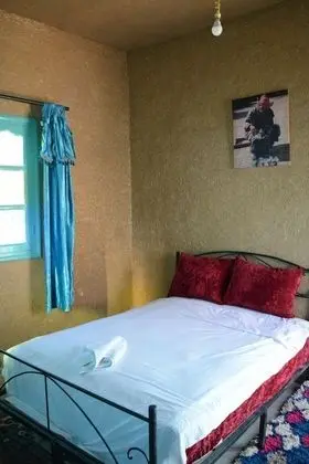 Tek Büyük Yataklı Oda, Ortak Banyo